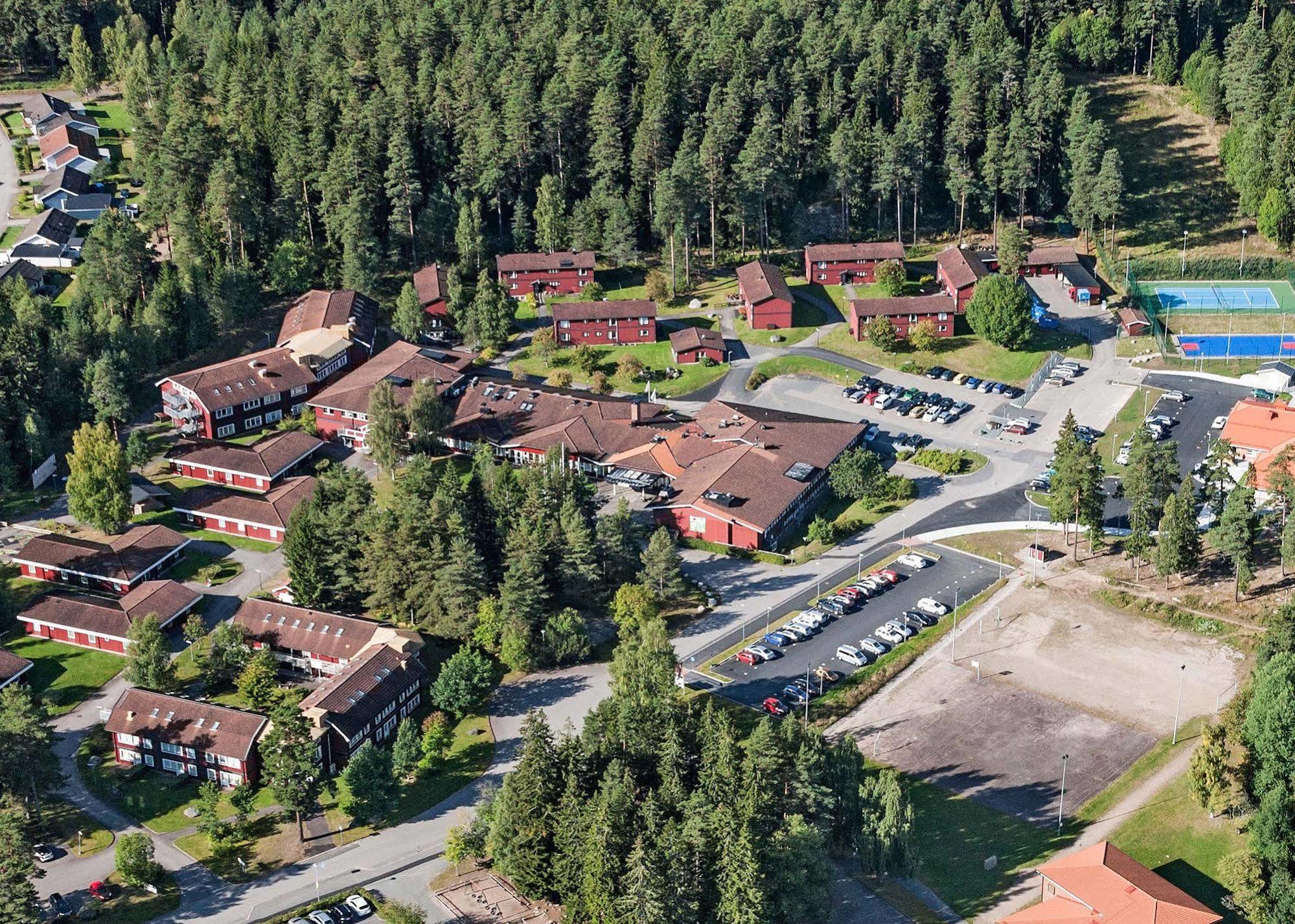 Aedelfors Hotell & Konferens Holsbybrunn Экстерьер фото